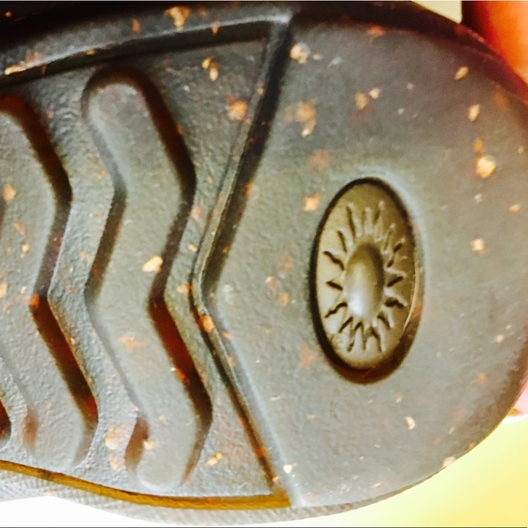 Chocolate Brown Ugg - Picture 5 of 6